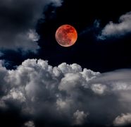 Prima Super-Lună a anului 2025 s-a observat pe cerul României azi-noapte. Fenomenul astronomic are efecte puternice asupra organismului